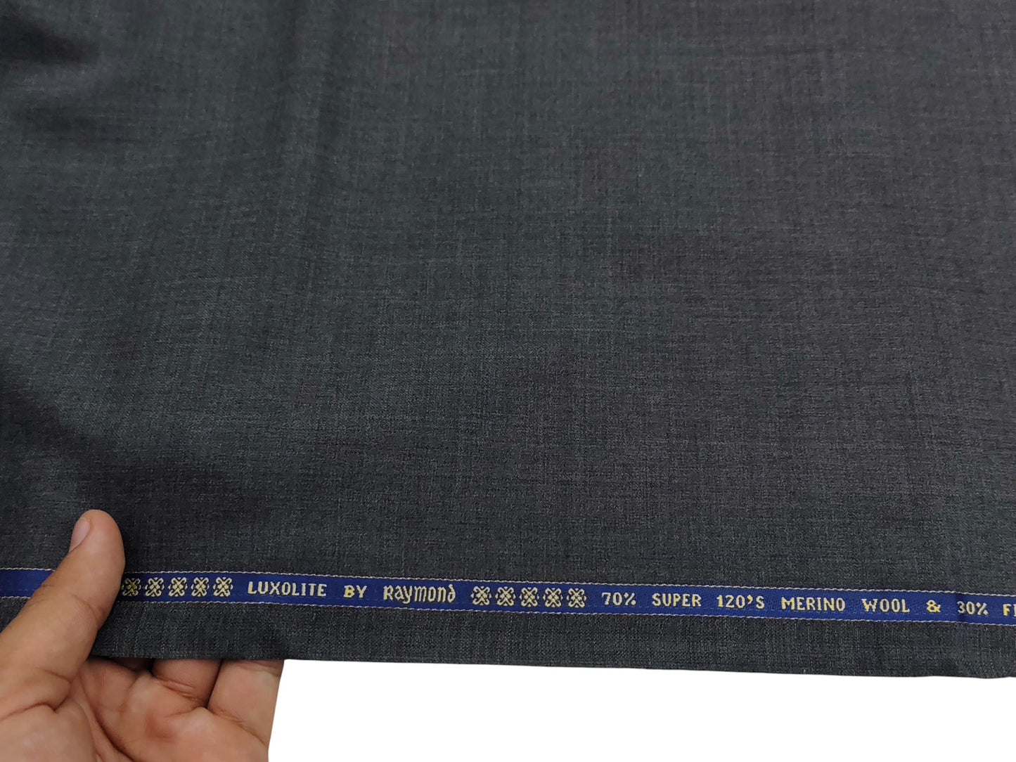 Raymond Luxolite 70% Wool Super 120s Suiting Fabric (Classic Grey, Plain )
