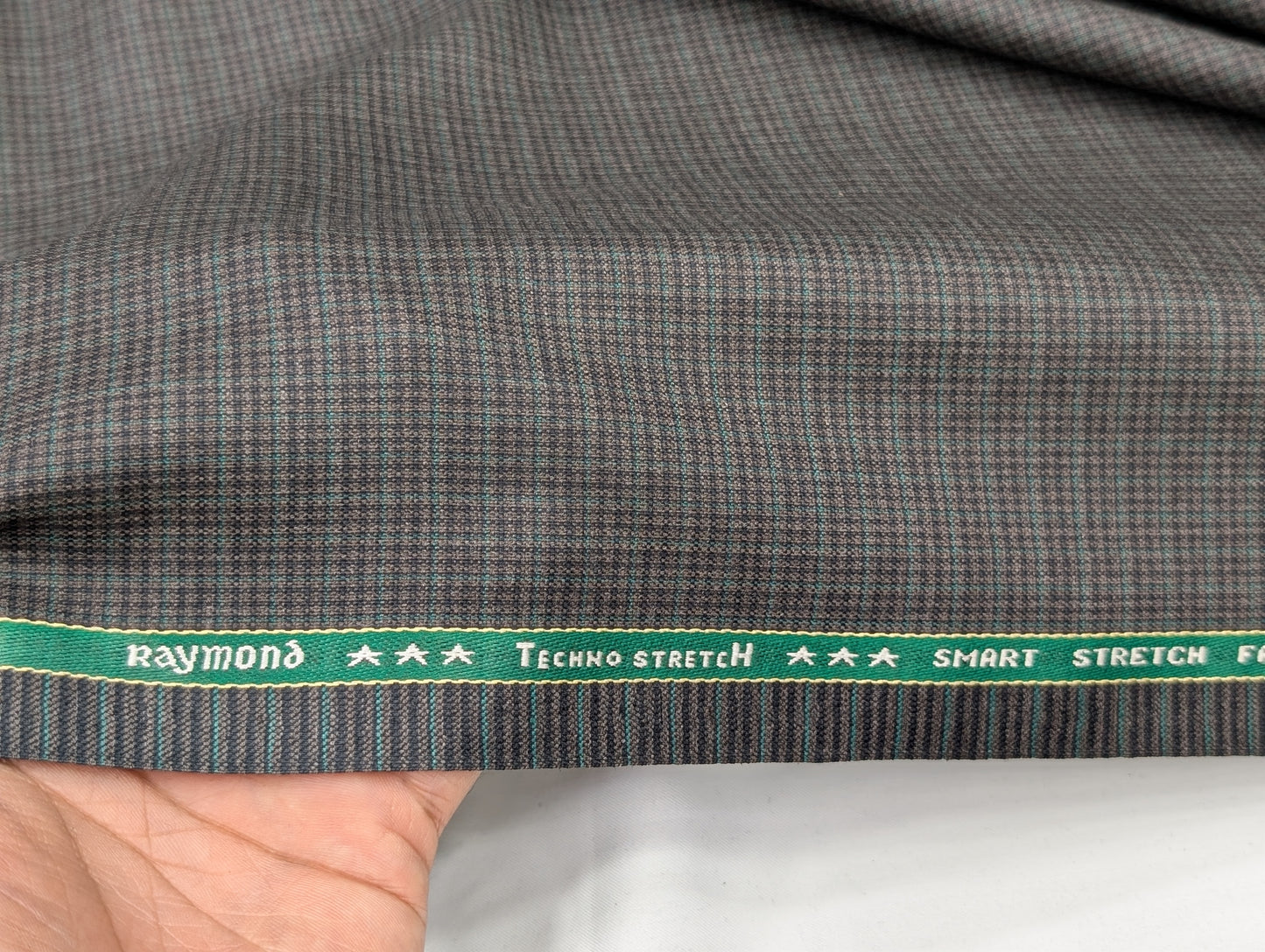 Raymond TechnoStretch Wool Blend Unstitched Checkered Suiting Fabric