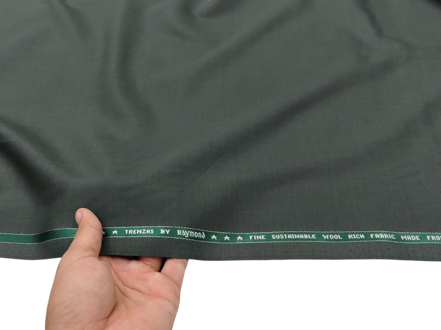 Raymond Trenzas 70% Wool Super 120's Suiting Fabric (Green, Plain Weave)