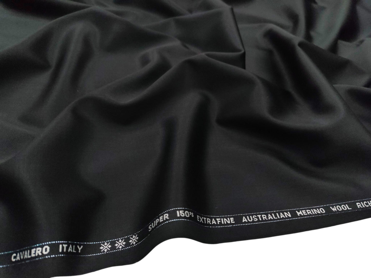 Cavalero Italy 95% Wool Super 150s Suiting Fabric (Pure Black, Plain Weave)