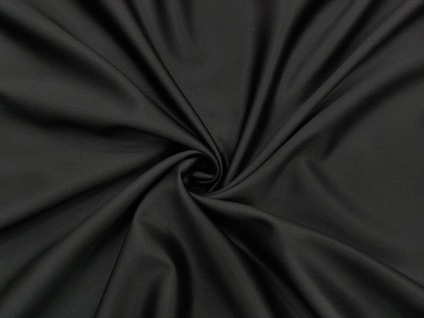 Cavalero Italy 95% Wool Super 150s Suiting Fabric (Pure Black, Plain Weave)