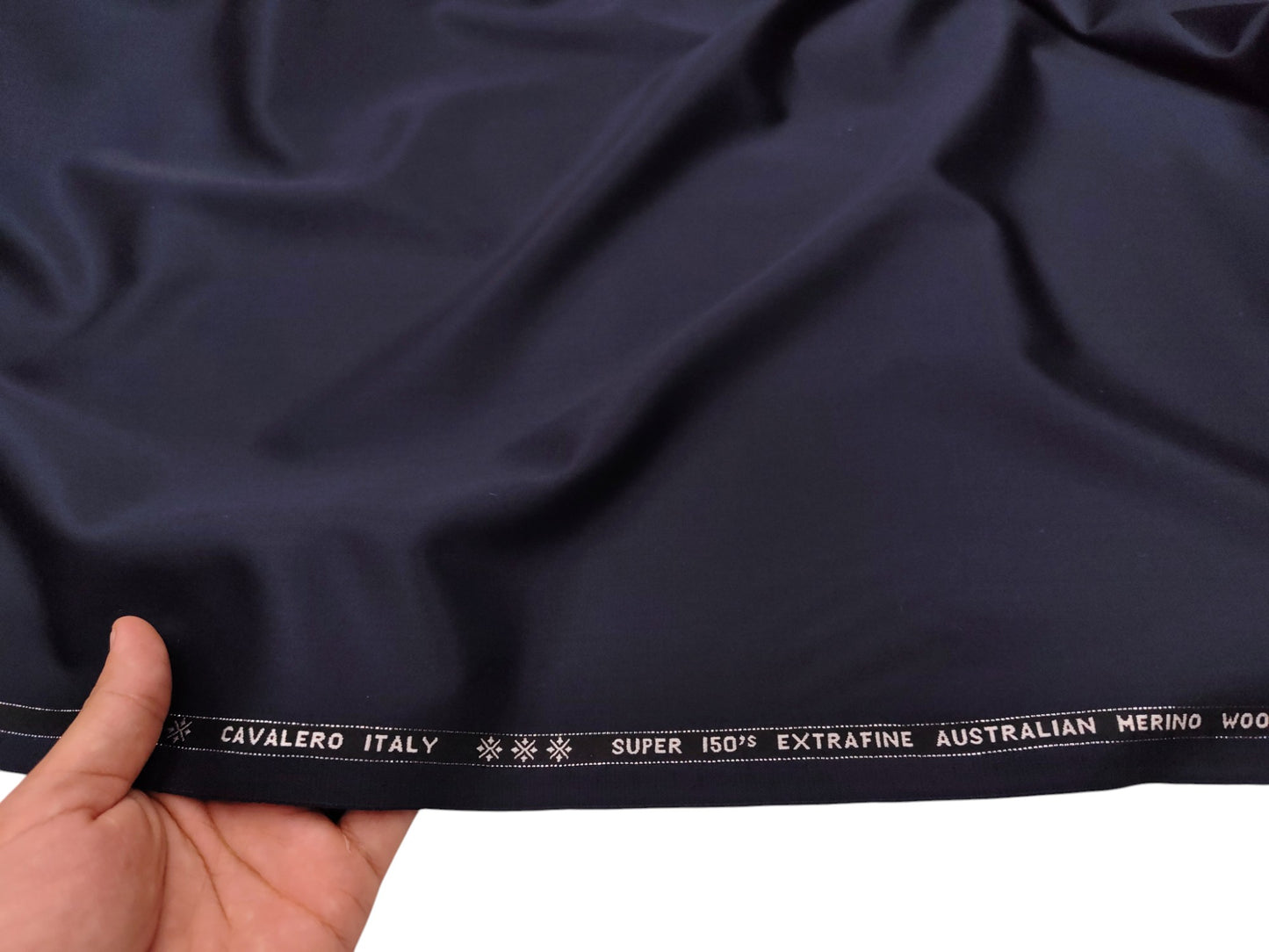 Cavalero Italy 95% Wool Super 150s Suiting Fabric (Navy Blue, Plain Weave)