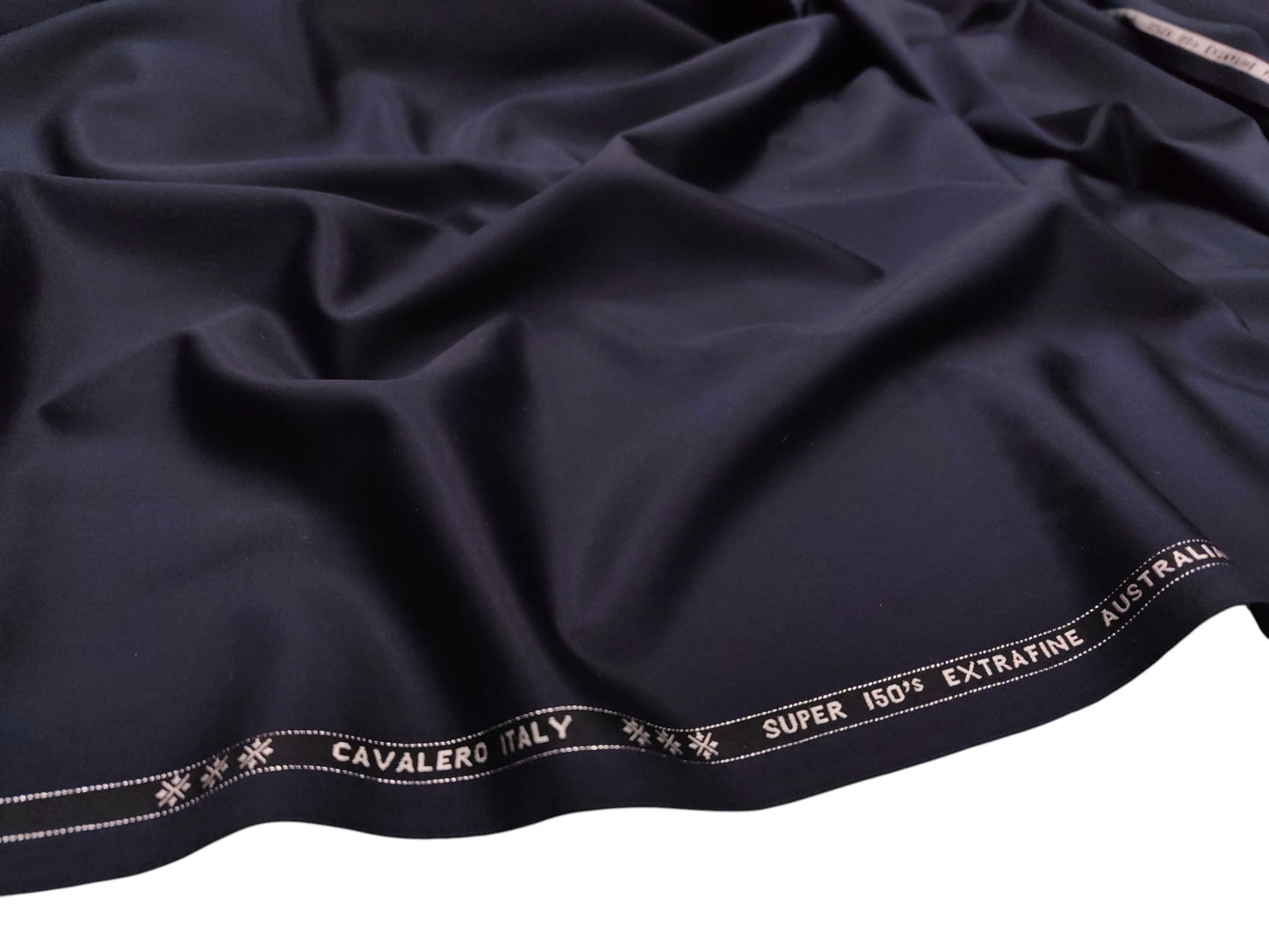 Cavalero Italy 95% Wool Super 150s Suiting Fabric (Navy Blue, Plain Weave)