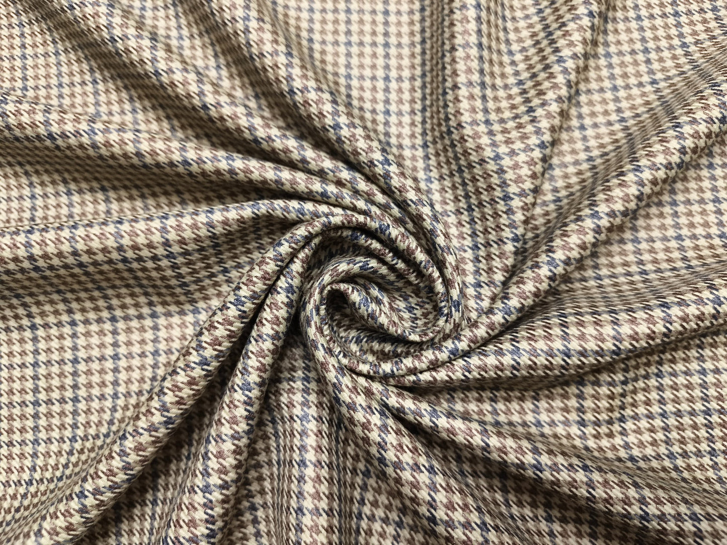 Cavalero Italy Premium Merino Wool Blended Jacketing Collection Suiting Fabric (Brown, Houndstooth Pattern)