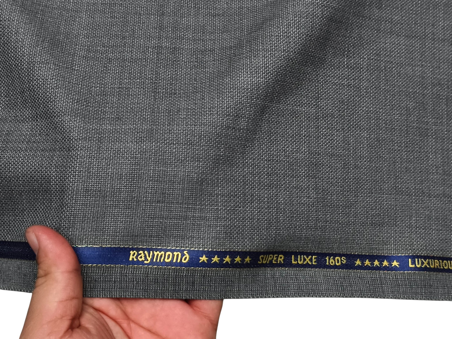 Raymond Super Luxe 60% Wool Super 160s Suiting Fabric (Grey Melange, Textured)