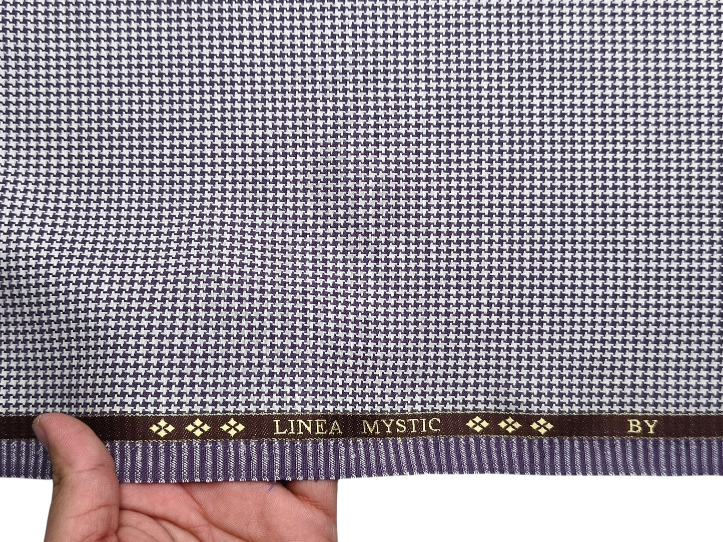 Georgia Gullini Linea Mystic Ultrafine Linen Wool Blended Suiting Fabric (Lavender, Houndstooth Pattern)