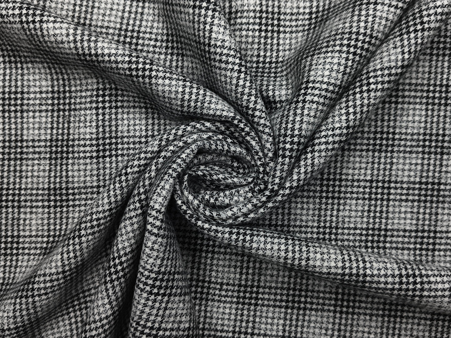Raymond Scotsman 100% Wool Jacketing Suiting Fabric (Grey & Black, Houndstooth Checks)
